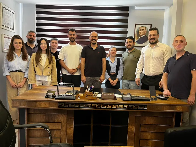 15. Dönem Tarsus İlçe Temsilciliğine atanan Temsilcimiz Sn. Oğuz Kaan Kabadayı ve Temsilci Yardımcılarını Ziyaret