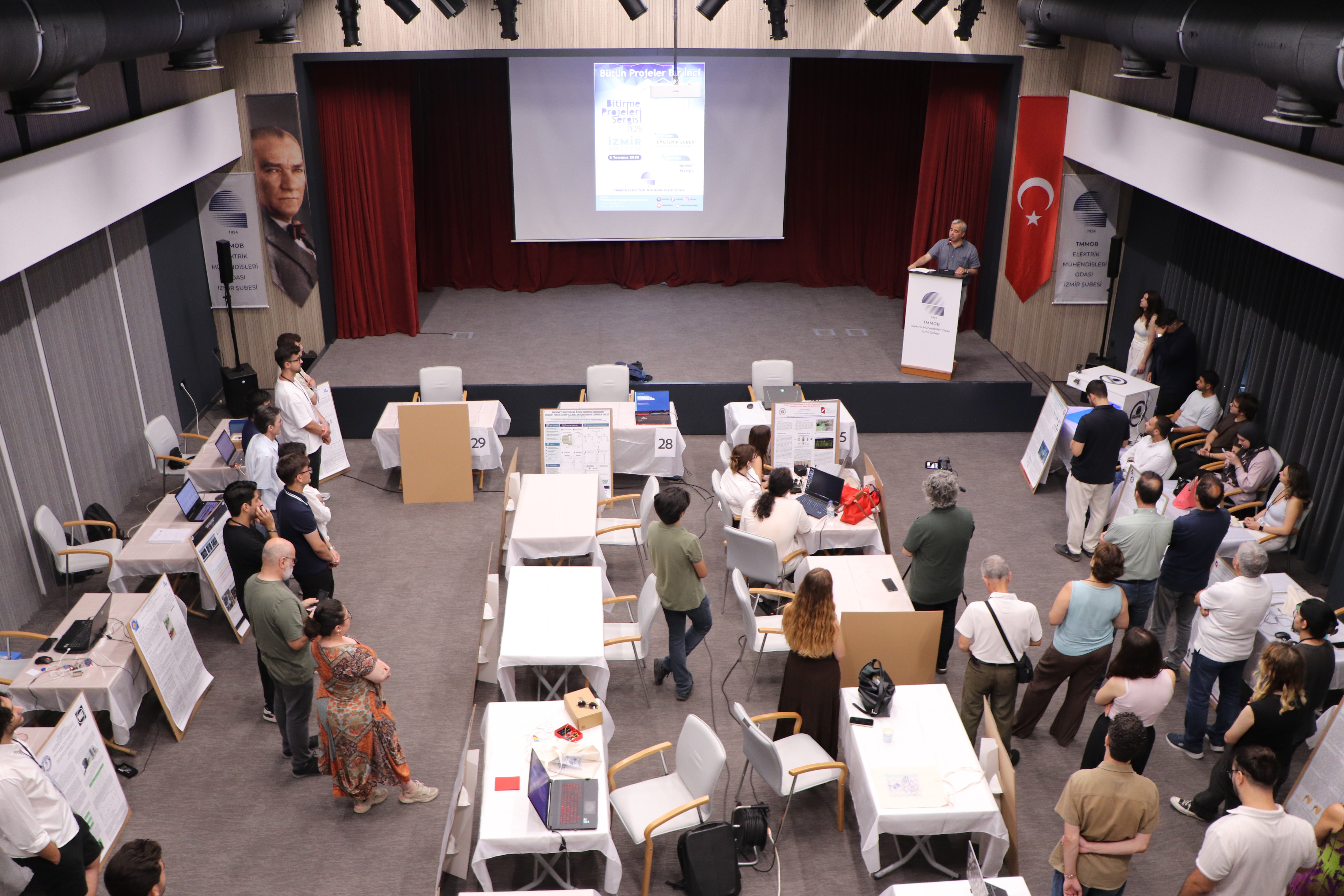 BİTİRME PROJELERİ SERGİSİ, İZMİR`DE GERÇEKLEŞTİRİLDİ