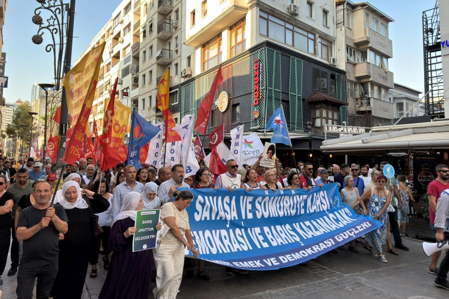 1 EYLÜL DÜNYA BARIŞ GÜNÜ`NDE İZMİR`DEN KALICI BARIŞ ÇAĞRISI