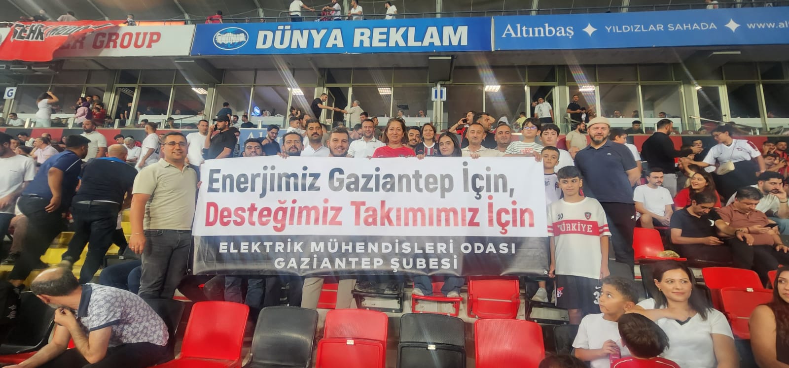 FUTBOL HEYECANINI ÜYELERİMİZ VE AİLELERİYLE BİRLİKTE YAŞADIK