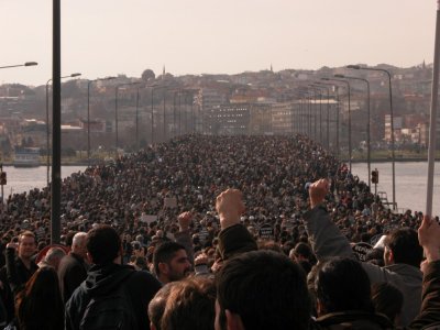 HRANT DİNK'İN KATLEDİLMESİNİ KINIYORUZ