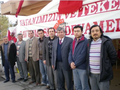 EMO ANKARA ŞUBESİ’NDEN DİRENİŞTEKİ TEKEL İŞÇİLERİNE DESTEK ZİYARETİ