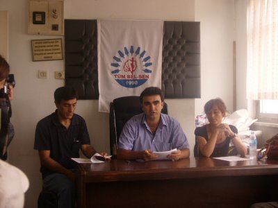 KESK KOCAELİ ŞUBELER PLATFORMU, HÜKÜMET VE İLGİLİ SENDİKA KONFEDERASYONLARI ARASINDA YAPILACAK TOPLU GÖRÜŞMEYLE İLGİLİ BASIN AÇIKLAMASI YAPTI