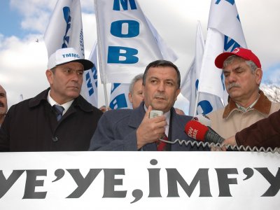 TMMOB,  KESK, DİSK VE TTB 2009 BÜTÇESİNE KARŞI MECLİS ÖNÜNDE EYLEM DÜZENLEDİ