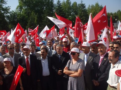 TÜRK-İŞ EYLEMDE