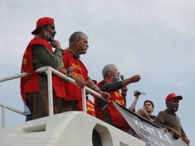 KARŞIYAKA BELEDİYESİ'NDEN ATILAN İŞÇİLER ANKARA'YA GELDİ