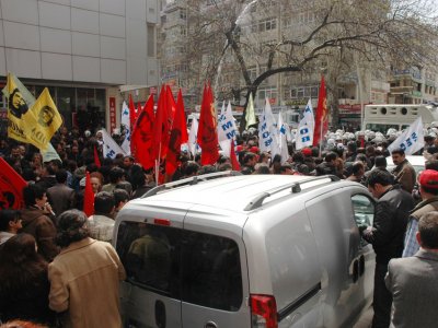 TEKEL İŞÇİLERİ YENİDEN EYLEMDE