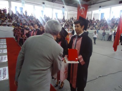 ERCİYES ÜNİVERSİTESİ MÜHENDİSLİK FAKÜLTESİNDE MEZUNİYET SEVİNCİ