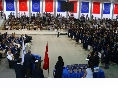 MARMARA ÜNİVERSİTESİ MÜHENDİSLİK FAKULTESİ BİLGİSAYAR BÖLÜMÜ MEZUNİYET TÖRENİ YAPILDI