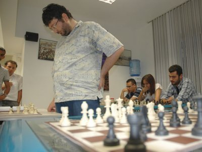 SİMULTANE (ÇOK MASA) SATRANÇ GÖSTERİSİ DÜZENLENDİ
