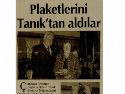 PLAKETLERİNİ TANIK'TAN ALDILAR (İL GAZETESİ, 21.12.2010)