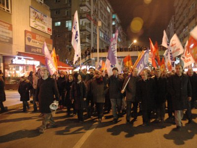 EMEK MESLEK ÖRGÜTLERİ VE SİYASİ PARTİLER ULAŞIM ZAMMINI PROTESTO ETTİ