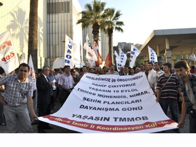TMMOB DAYANIŞMA GÜNÜNDE MÜHENDİSLER, MİMARLAR, ŞEHİR PLANCILARI BİRARADAYDI