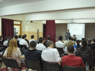 ÇANKAYA SANCAK ANADOLU LİSESİ’NDE MESLEK TANITIM SUNUMU DÜZENLENDİ