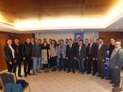 ODAMIZA KAYIT YAPTIRAN YENİ ÜYELERİMİZE ROZETLERİ TAKILDI...