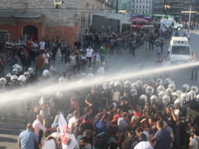 MESLEK ODALARINDAN ORTAK TEPKİ: POLİS ZULMÜNÜ DURDURUN, HUKUKA UYUN!