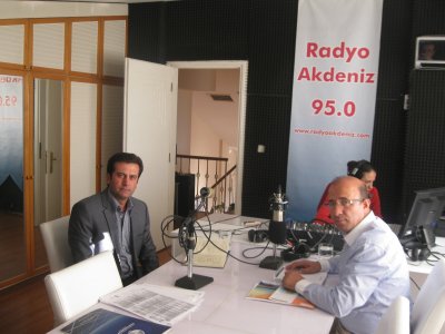 İBRAHİM KÜCÜ AKDENİZ RADYO’DA DEĞERLENDİRMELERDE BULUNDU