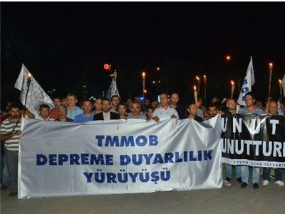 TMMOB DEPREME DUYARLILIK YÜRÜYÜŞÜ DÜZENLENDİ