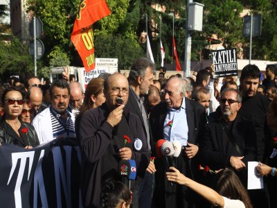 TÜRKİYE AYAKTA, İSTANBUL AYAKTA KORKMAYACAĞIZ, YILMAYACAĞIZ, UNUTMAYACAĞIZ!