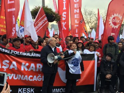 SAVAŞA KARŞI BARIŞ DİYENLER SOKAKLARDAYDI