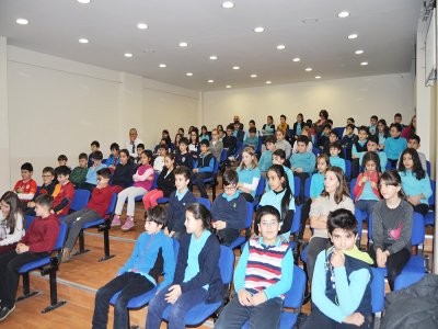 ENERJİ HAFTASI ETKİNLİKLERİ KAPSAMINDA ÇİĞDEM AHMET BARINDIRIR İLKOKULUNDA SUNUM YAPILDI