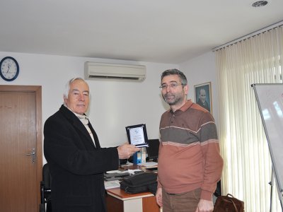 MESLEKTE 40.YILINI DOLDURAN BÜLENT  KARAN`A PLAKETİ VERİLDİ