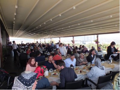 ANNELER GÜNÜ KAHVALTIMIZDA ÜYELERİMİZLE BİRARADAYDIK...