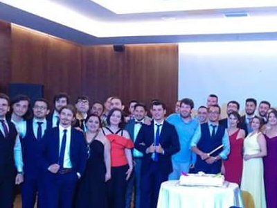 SD ÜNİVERSİTESİ ELEKTRİK ELEKTRONİK MÜHENDİSLİĞİ BÖLÜMÜNDE MEZUNİYET SEVİNCİ