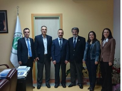 EMO KOCAELİ ŞUBE TARAFINDAN KOCAELİ ÜNİVERSİTESİ MÜHENDİSLİK FAKÜLTESİ DEKANLIĞI ZİYARET EDİLDİ