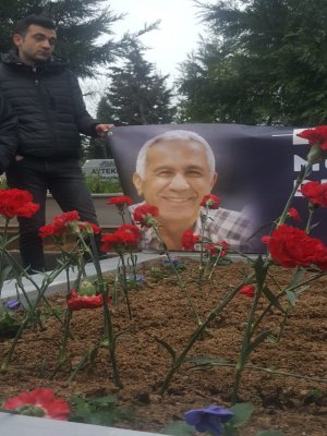 MUSTAFA DEMİRÖREN MEZARI BAŞINDA ANILDI
