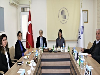 GAZİANTEP ÜNİVERSİTESİ REKTÖR YRD. PROF. DR. METİN BEDİR VE CUMHURBAŞKANLIĞI İNSAN KAYNAKLARI PROJE MÜDÜRÜ NEŞE GÜLMEZ ŞUBEMİZİ ZİYARET ETTİ