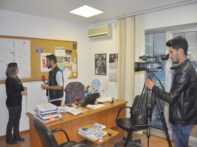 NEŞE AKKOÇ TV 5E DOĞALGAZ TOPRAKLAMA ÖLÇÜMÜ VE BİNALARDA ENERJİ TASARRUFUNU ANLATTI