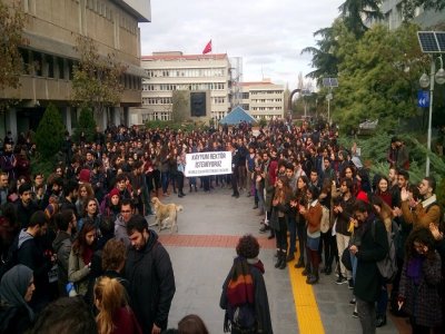 `DEMOKRATİK ÜNİVERSİTE MÜCADELESİNİN YANINDAYIZ`