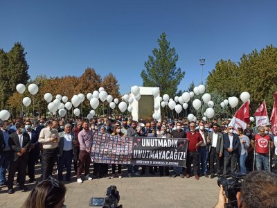 10 EKİM BASIN AÇIKLAMASI.
10 EKİMİ UNUTMADIK..UNUTMAYACAĞIZ!