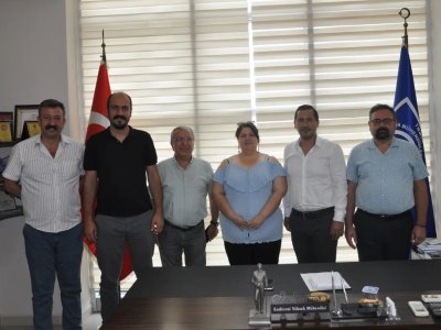 KESK EŞ GENEL BAŞKANI SN. ŞÜKRAN KABLAN YEŞİL, EĞİTİM SEN MYK ÜYESİ SİNAN MUŞLU, TARIM ORKAM SEN MYK ÜYESİ  GAZİ DÜZ VE KESK ŞUBELER PLATFORMU DÖNEM SÖZCÜSÜ MAHMUT SÜMBÜL TMMOB MERSİN İKK`YI ZİYARET ETTİ.
