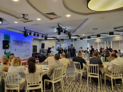 TOROSLAR BELEDİYESİNDE TOROSLARDA ORTAK AKILLA YENİ YAŞAM KONULU ARAMA KONFERANSI DÜZENLENDİ.