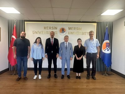 EMO MERSİN ŞUBE BAŞKANIMIZ DOÇ. DR. ALKAN ALKAYA VE YÖNETİM KURULU ÜYELERİMİZ MERSİN ÜNİVERSİTESİ REKTÖRÜ PROF. DR. EROL YAŞARI MAKAMINDA ZİYARET EDEREK 19 EKİM`DE GERÇEKLEŞECEK OLAN ODAMIZIN 70. KURULUŞ YILI GALA GECESİNE DAVET ETTİ. SN. REKTÖRÜMÜZE MİS