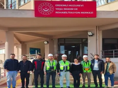 EMO ERDEMLİ İLÇE TEMSİLCİLİĞİMİZ, ÜYELERİYLE BİRLİKTE ERDEMLİ HUZUREVİ YAŞLI BAKIM VE REHABİLİTASYON MERKEZİNİN ELEKTRİK İÇ TESİSAT DENETİMİNİ GERÇEKLEŞTİRDİ.