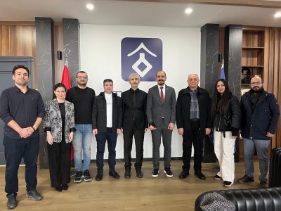 ŞUBE BAŞKANIMIZ PROF. DR. ALKAN ALKAYA, YÖNETİM KURULU ÜYELERİMİZ VE TARSUS TEMSİLCİLİĞİMİZ TARSUS ÜNİVERSİTESİ REKTÖRÜ PROF. DR. ALİ ÖZENE HAYIRLI OLSUN ZİYARETİNDE BULUNDU.