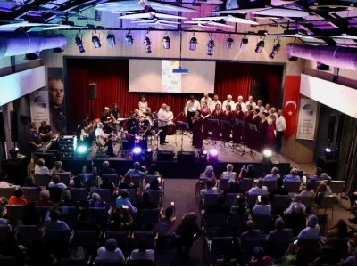 RENKLERİN SESİ - YERYÜZÜ ŞARKILARI <B>KONSERİ</B>