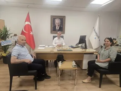 ŞUBE YÖNETİM KURULUMUZ
TELEKOM GAZİANTEP MÜDÜRLÜĞÜ`NE ATANAN SN.BURHAN GÜNDÜZ` E, 
OPERASYON MÜDÜRÜ SN.ÇAĞRI ARAS VE
NETWORK MÜDÜRÜ SN.ADİL HAYDAR AYDIN`A
HAYIRLI OLSUN ZİYARETİNDE BULUNDULAR.