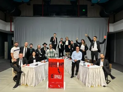 <B>12 ÖFKELİ</B> YENİ SEZONU AÇTI